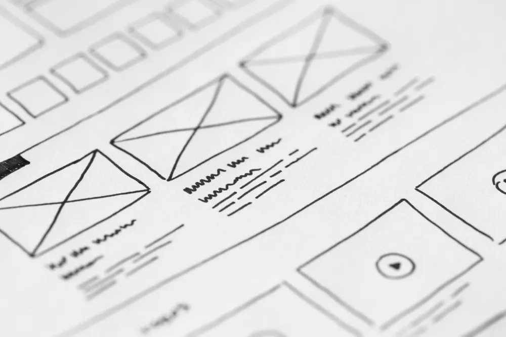 página web anticuada con diseño desactualizado en móvil